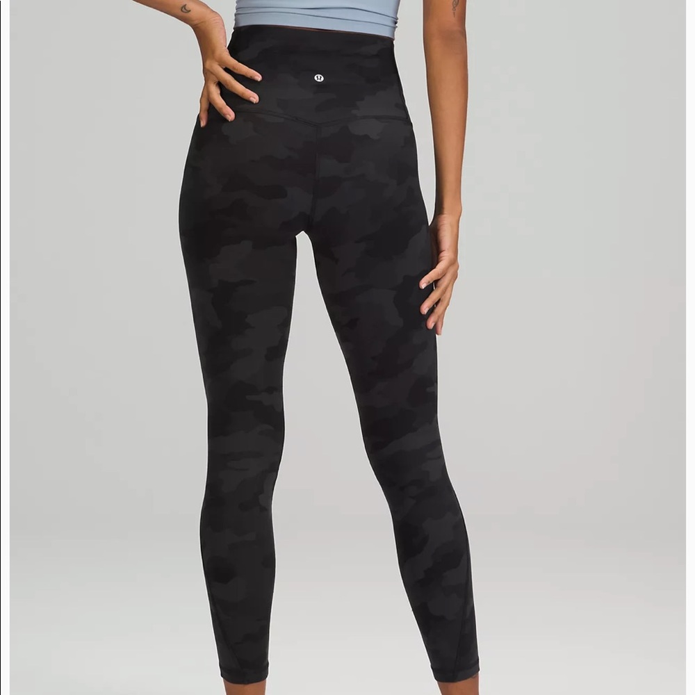 Lululemon align pant 25, size 6 grey tones camo print
